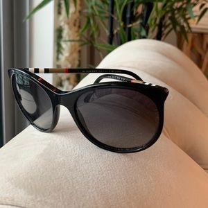 Burberry Special Edition Lady Sunglasses